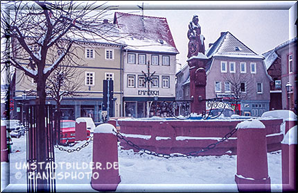 Winter in Umstadt, Brunnen am Markt, auch Biet genannt